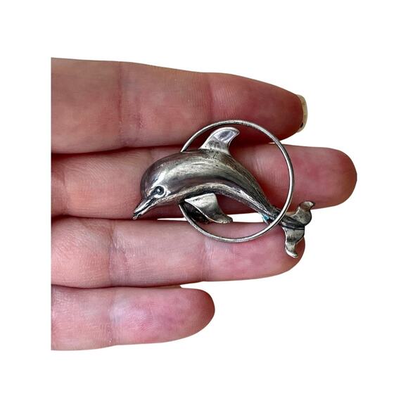 Beau Vintage Sterling Silver Dolphin Brooch, Retro Dolphin Pin - Picture 5 of 6